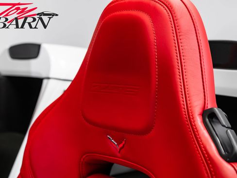 Used 2015 Chevrolet Corvette Z06 w/ 3LZ Preferred Equipment Group RWD image 34