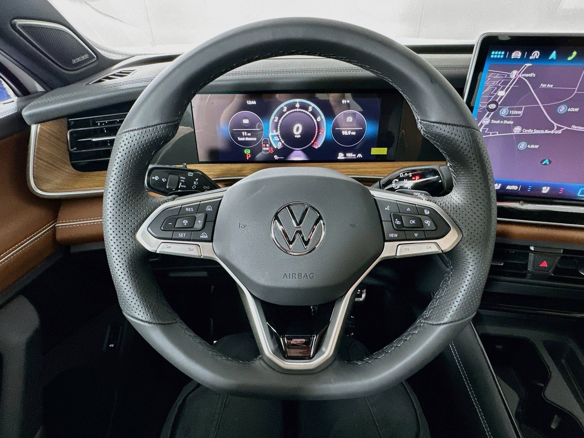 New 2026 Volkswagen Tiguan SEL R-Line AWD/4WD image 11