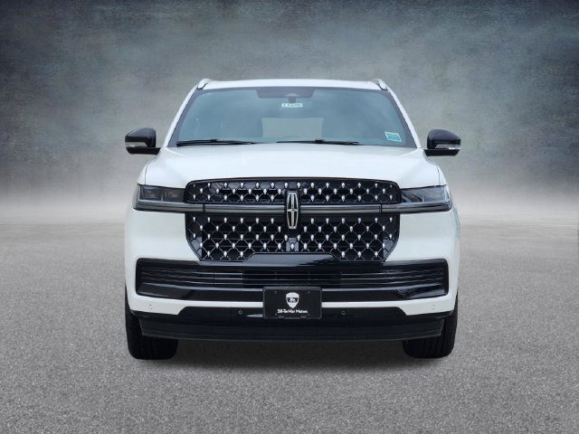 New 2027 Lincoln Navigator L Black Label AWD/4WD image 2