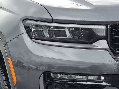 New 2026 Jeep Grand Cherokee Limited AWD/4WD image 16
