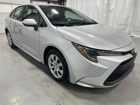 Used 2025 Toyota Corolla LE image 1