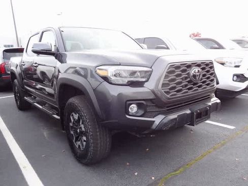 Used 2023 Toyota Tacoma TRD Off-Road image 3