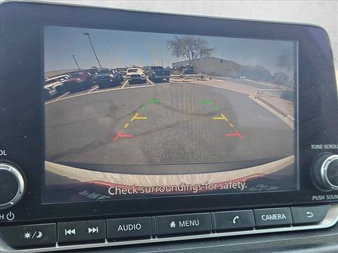 Used 2022 Nissan Rogue S FWD image 14