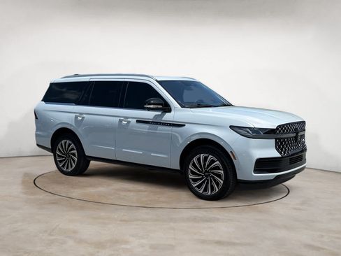 Used 2025 Lincoln Navigator Black Label AWD/4WD image 1
