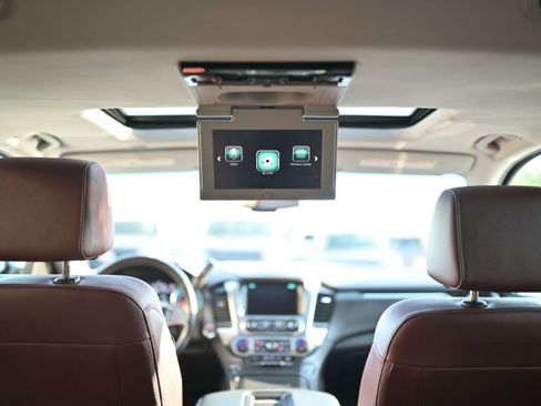 Used 2020 Chevrolet Suburban Premier w/ Premier Plus Edition AWD/4WD image 14