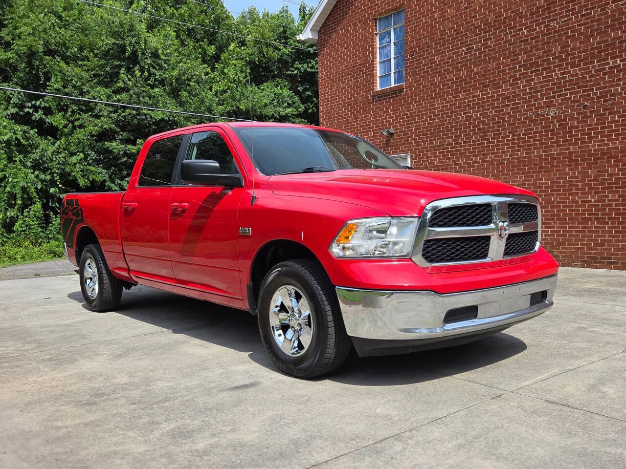 Used 2019 RAM 1500 Classic SLT AWD/4WD image 3
