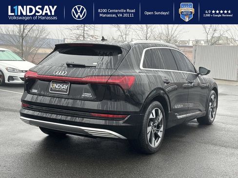 Used 2022 Audi e-tron Premium image 2