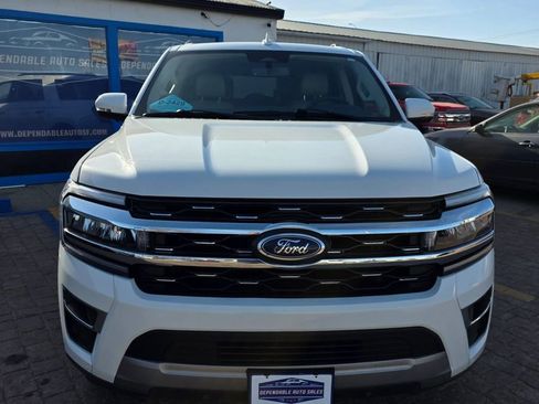 Used 2024 Ford Expedition Max Limited AWD/4WD image 2