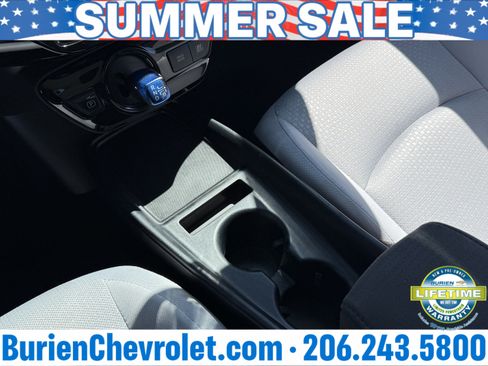 Used 2019 Toyota Prius LE AWD/4WD image 16