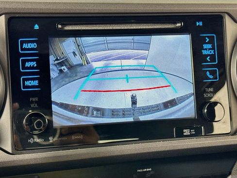 Used 2019 Toyota Tacoma TRD Off-Road AWD/4WD image 38