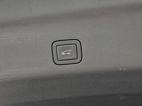 Used 2024 GMC Yukon Denali AWD/4WD image 25