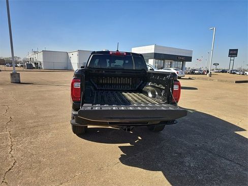 New 2025 GMC Canyon Elevation w/ Convenience Package image 8