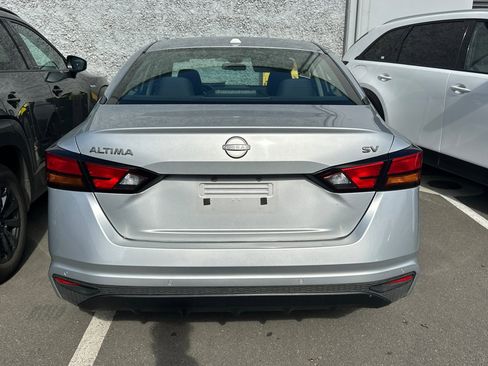 Used 2023 Nissan Altima 2.5 SV image 4