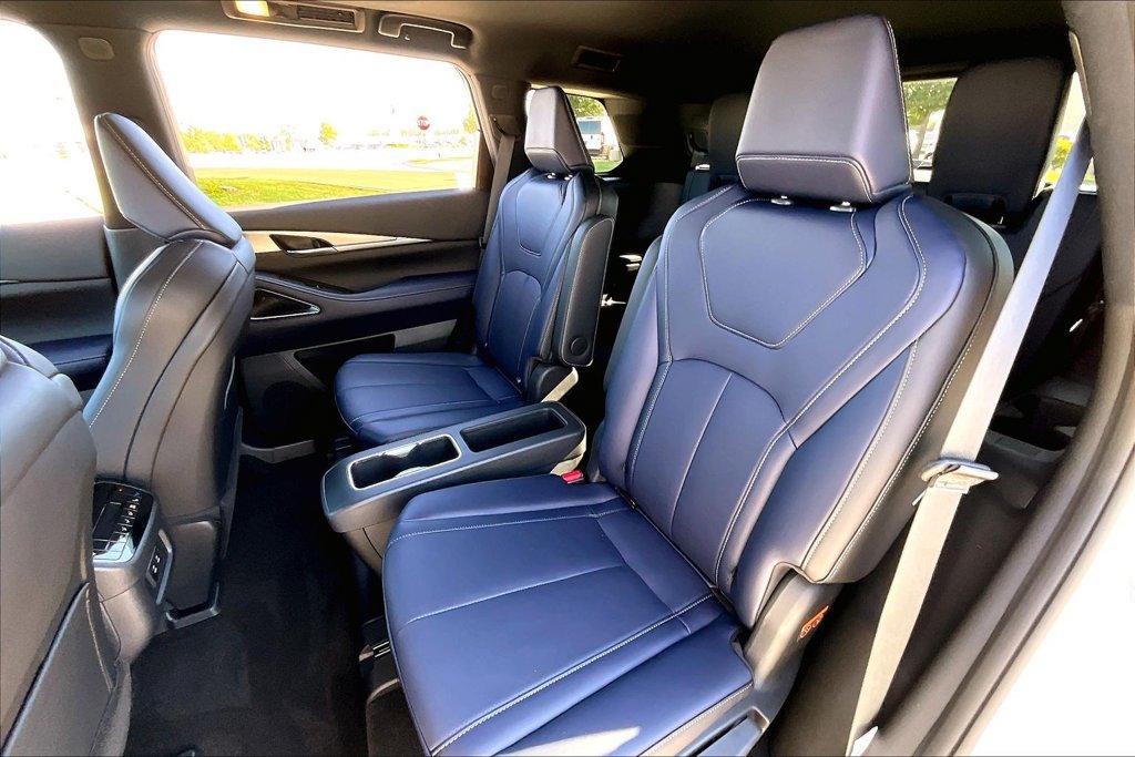 Certified 2027 INFINITI QX60 Sport w/ Dark Cargo Package AWD/4WD image 32
