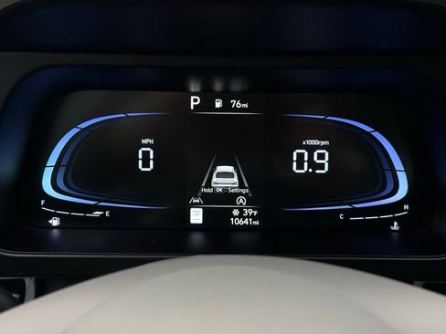 Used 2024 Hyundai Elantra SE image 25