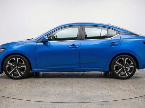 Used 2025 Nissan Sentra SV image 5