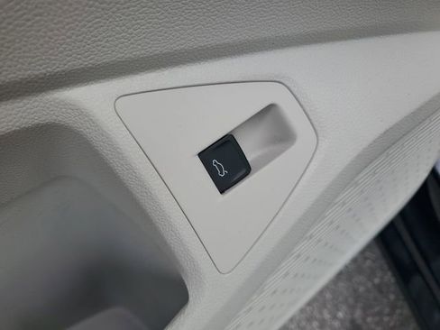New 2026 Volkswagen Jetta SE FWD image 14