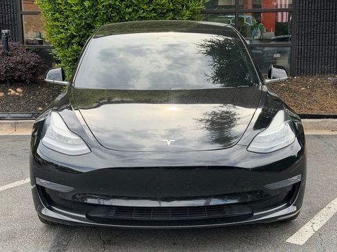 Used 2019 Tesla Model 3 Mid Range RWD image 3