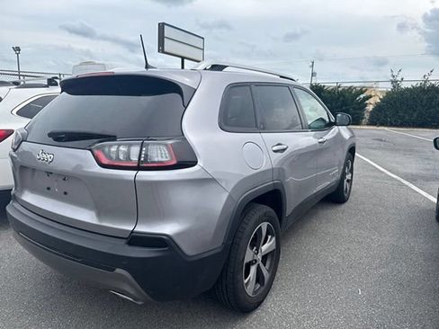 Used 2019 Jeep Cherokee Limited AWD/4WD image 5