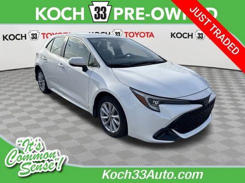 Used 2025 Toyota Corolla SE image 1
