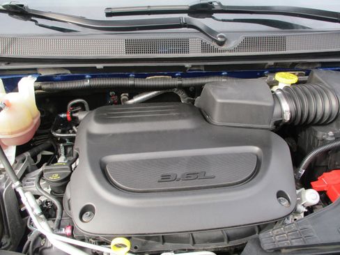 Used 2020 Chrysler Pacifica Limited image 33