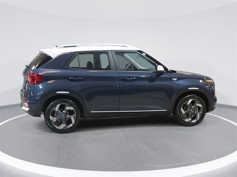 New 2026 Hyundai Venue SEL image 4