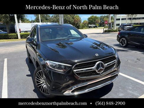 Used 2024 Mercedes-Benz GLC 300 image 2