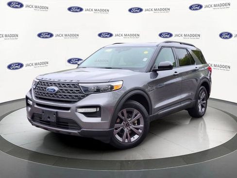 Certified 2022 Ford Explorer XLT w/ Equipment Group 202A AWD/4WD image 1
