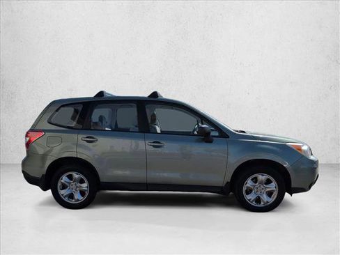Used 2014 Subaru Forester 2.5i image 4