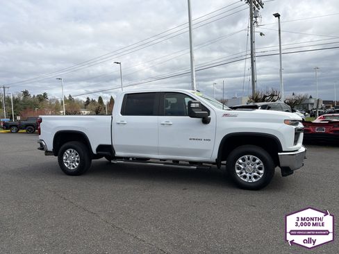Used 2022 Chevrolet Silverado 2500 LT w/ Convenience Package image 7