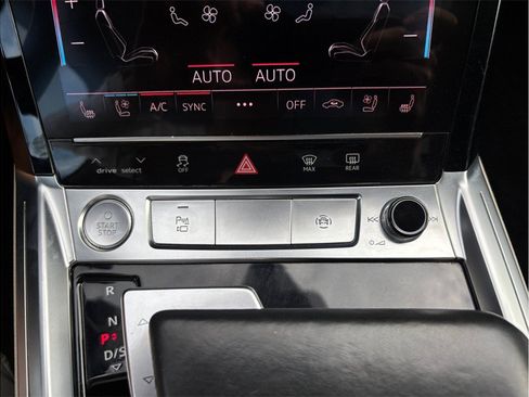 Used 2019 Audi e-tron Prestige w/ Prestige Package AWD/4WD image 37