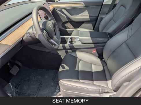 Used 2024 Tesla Model Y Long Range image 14