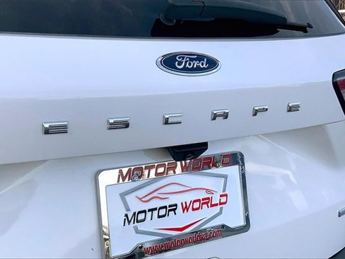 Used 2020 Ford Escape SE image 30