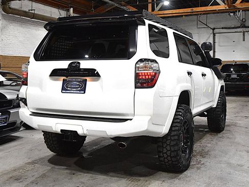 Used 2021 Toyota 4Runner Venture w/ Moonroof Package AWD/4WD image 12