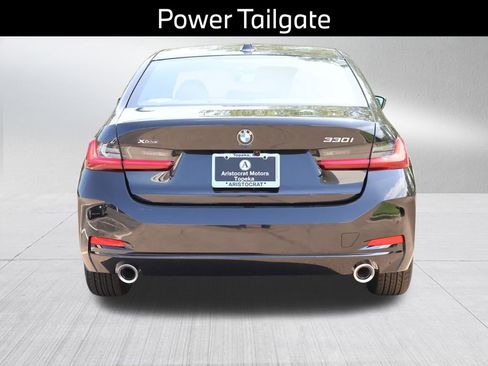 Used 2025 BMW 330i xDrive Sedan w/ Premium Package AWD/4WD image 8
