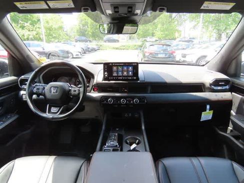 Certified 2025 Honda Pilot TrailSport image 21