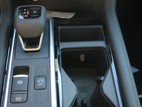 New 2025 Nissan Pathfinder SV image 14