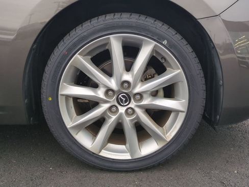 Used 2017 MAZDA MAZDA3 Touring image 11