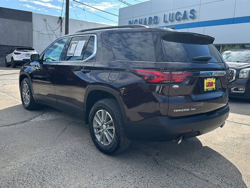 Used 2023 Chevrolet Traverse LT AWD/4WD image 7