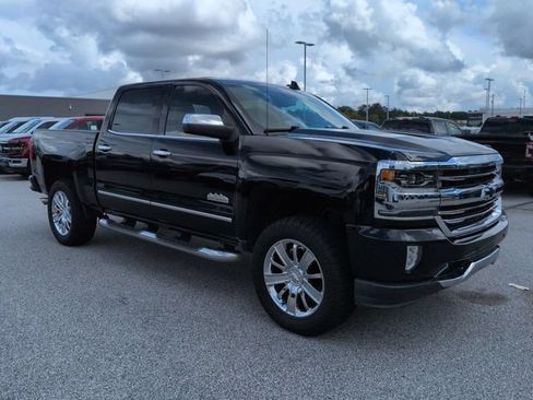 Used 2017 Chevrolet Silverado 1500 High Country AWD/4WD image 2