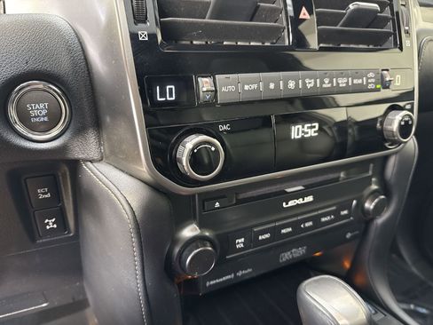 Used 2022 Lexus GX 460 Premium w/ Accessory Package AWD/4WD image 8