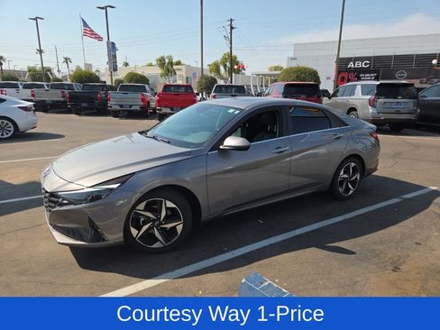 Used 2023 Hyundai Elantra Limited FWD image 9