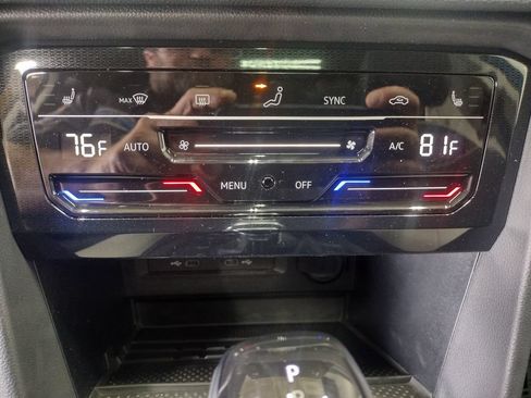 New 2026 Volkswagen Taos SE AWD/4WD image 30