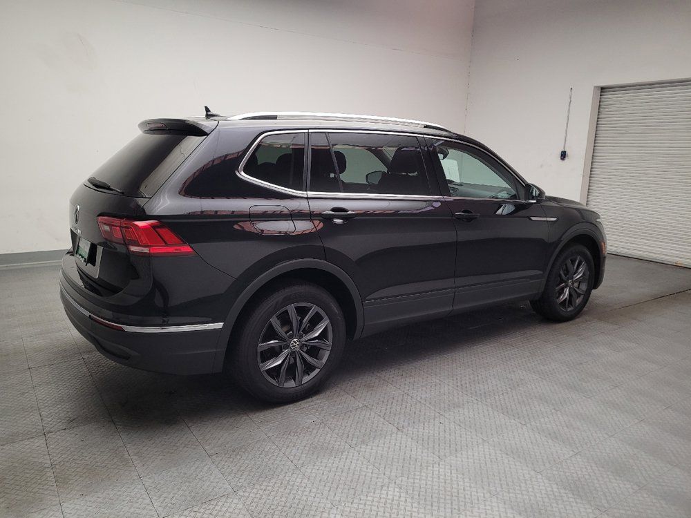 Used 2023 Volkswagen Tiguan SE w/ Panoramic Sunroof Package FWD image 10