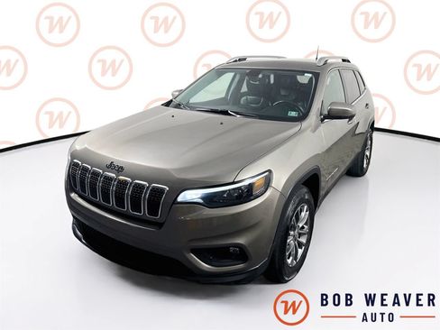 Used 2020 Jeep Cherokee Latitude Plus w/ Comfort/Convenience Group AWD/4WD image 3