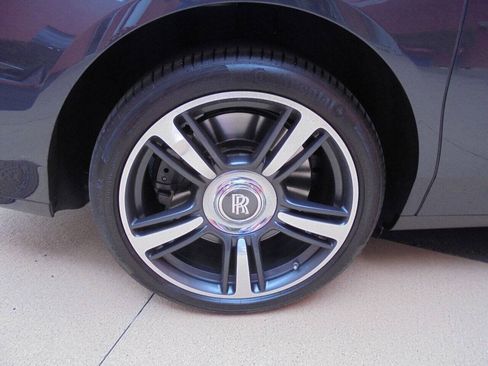 Used 2011 Rolls-Royce Ghost RWD image 35
