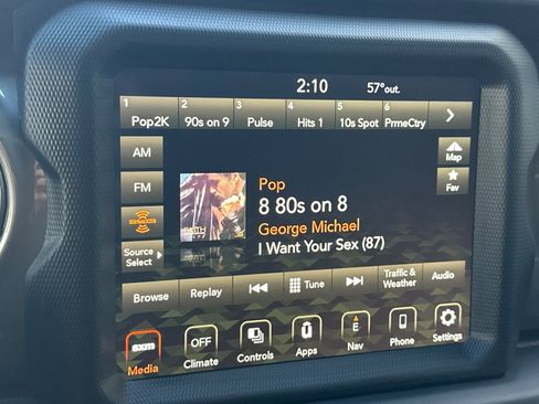 Used 2022 Jeep Wrangler Unlimited Sahara image 15