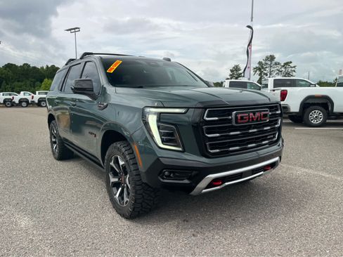 Used 2026 GMC Yukon AT4 w/ AT4 Premium Plus Package AWD/4WD image 3