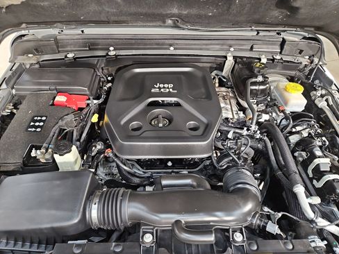Used 2021 Jeep Wrangler Unlimited Rubicon AWD/4WD image 19
