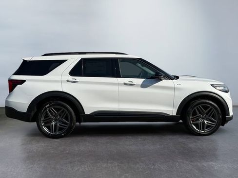 New 2026 Ford Explorer ST-Line w/ ST-Line Street Pack AWD/4WD image 6